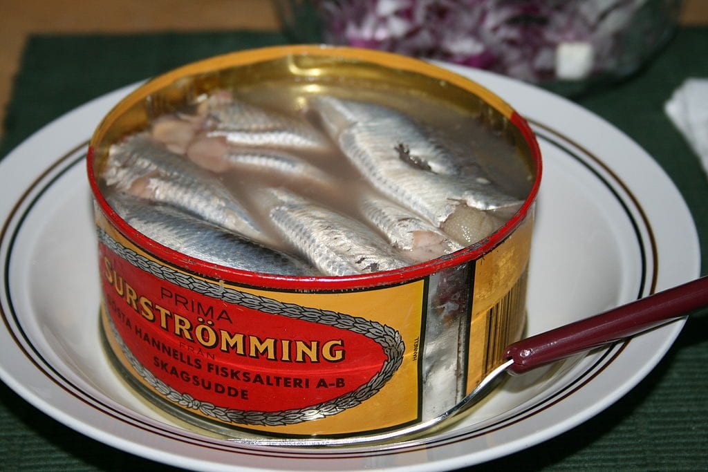 Délicatesse de poisson puant suédois Surströmming