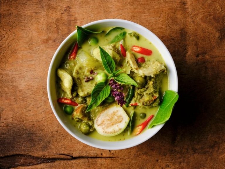 Gaeng Keow Wan Gai