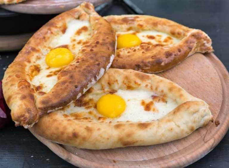 Khachapuri