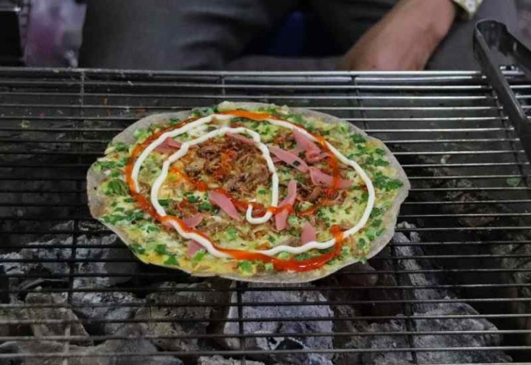 Vietnamese pizza