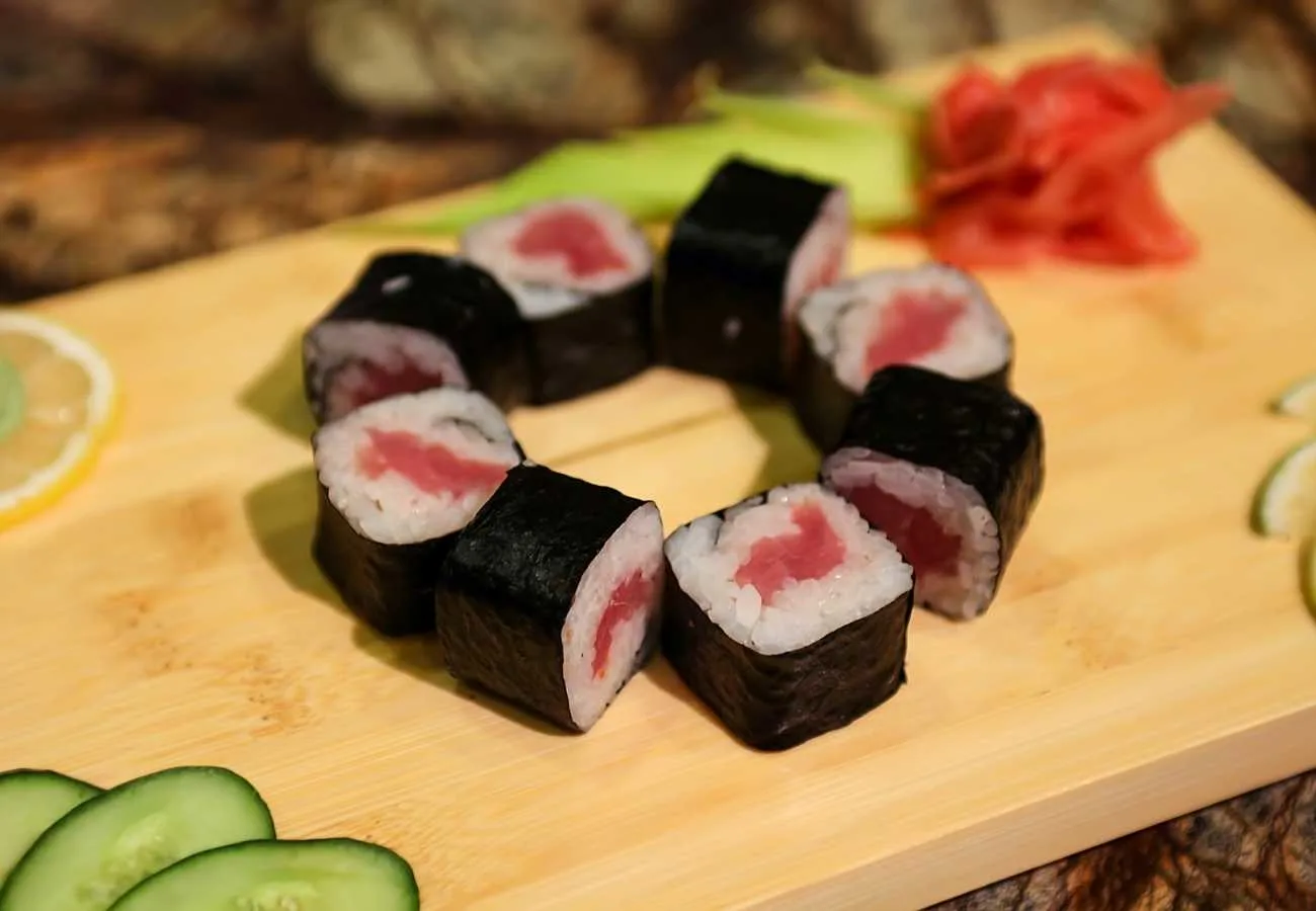 Tekka maki sushi tuna roll