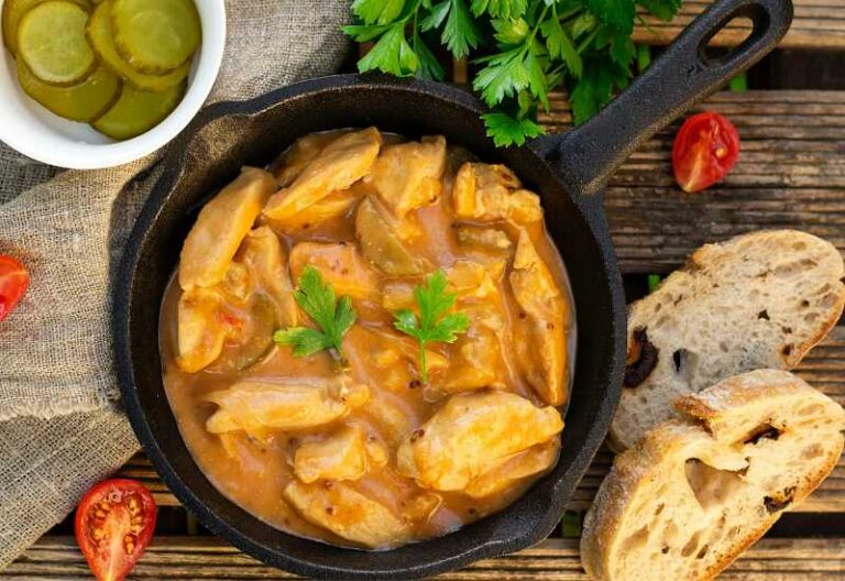 Fricase de Pollo (chicken fricassee)