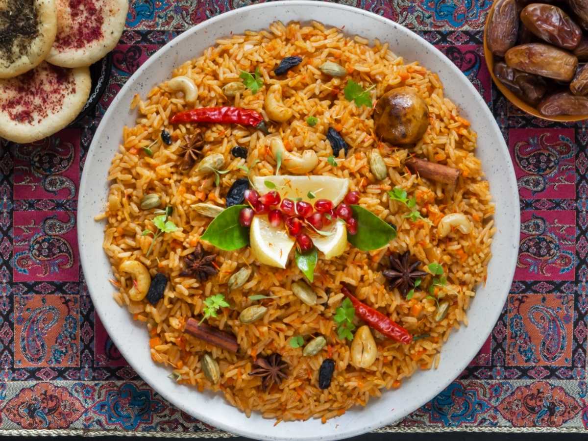 Omani Food: 17 Must Try Traditional Dishes of Oman