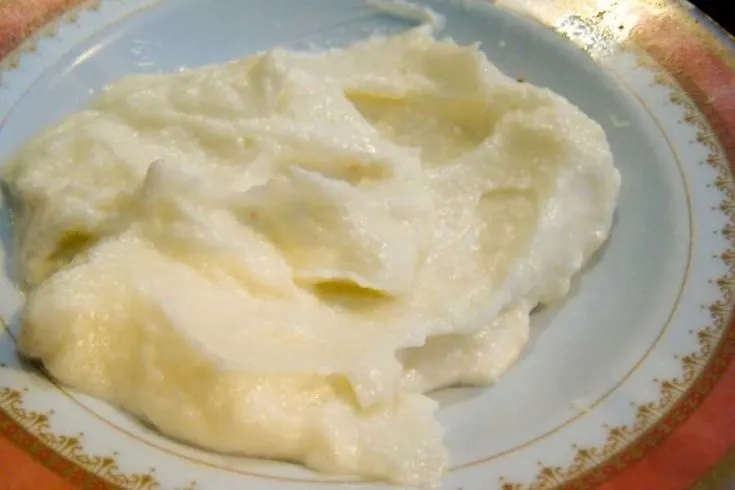 Authentic Lebanese Toum (Garlic Sauce) Recipe 1