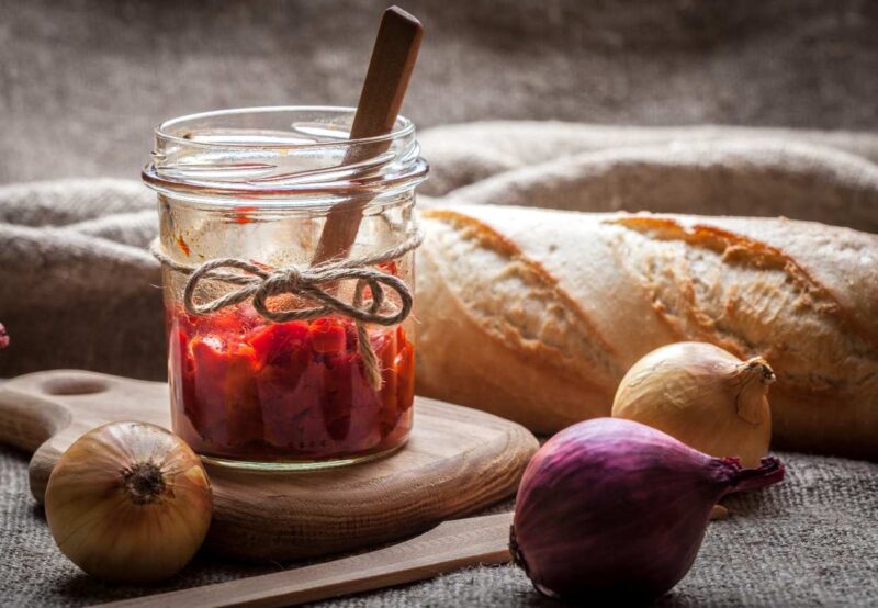Ajvar with bread and onion