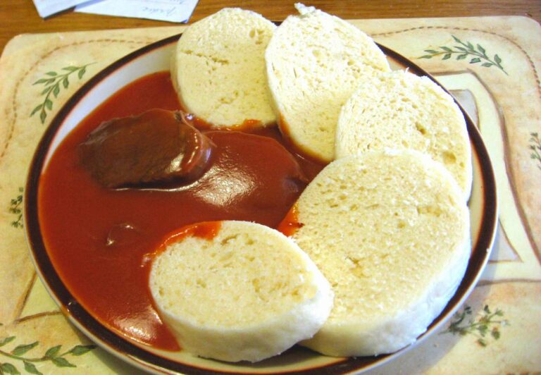 Knedlíky with stew