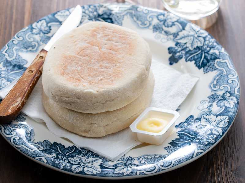 Bolo de Caco served with butter