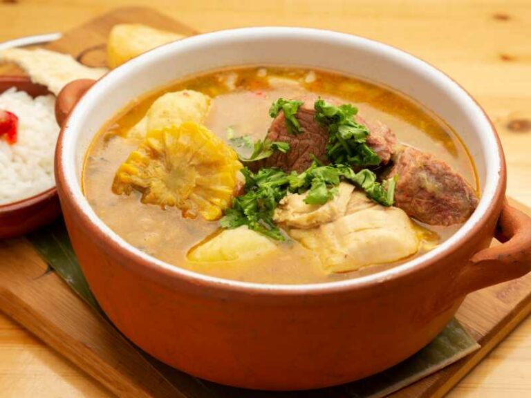 Sancocho served with rice