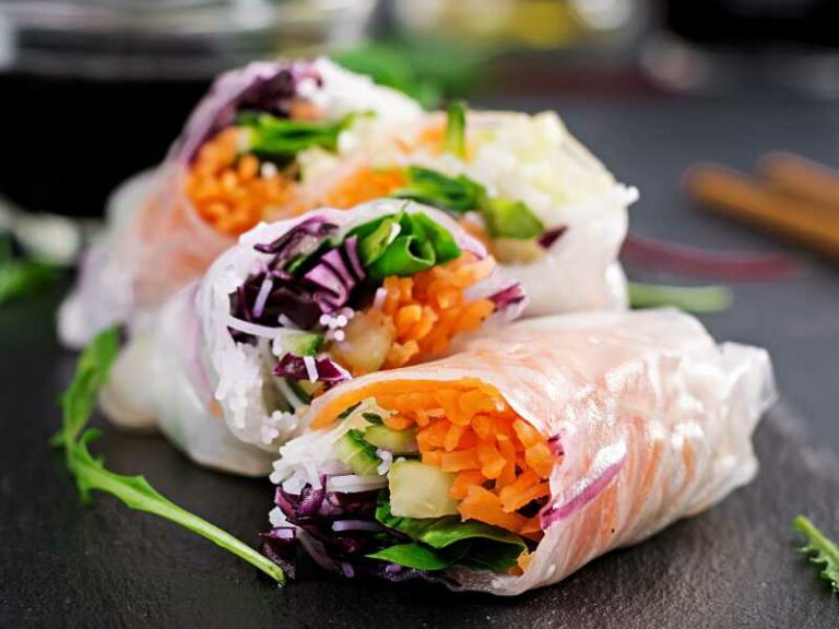 Goi Cuon Chay with red cabbage