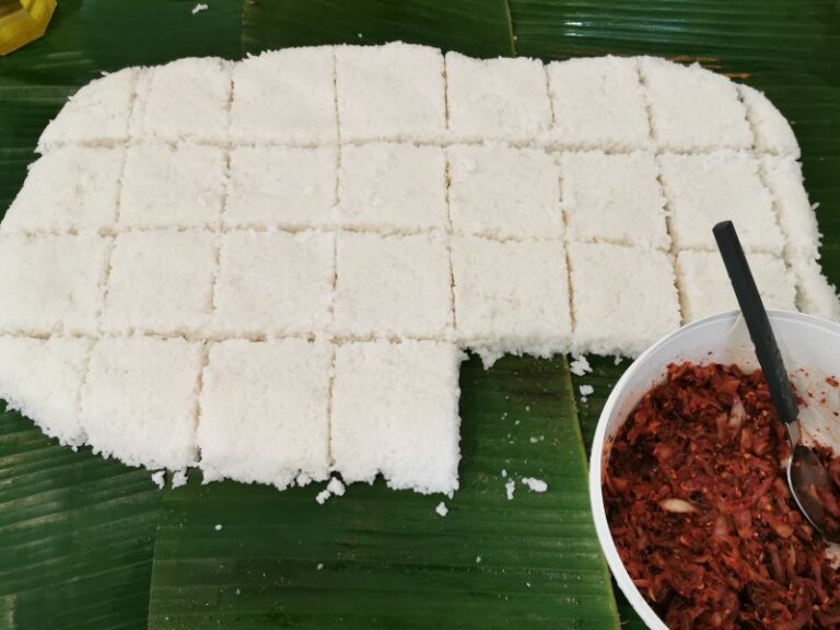 Whole KiriBath served with sambol