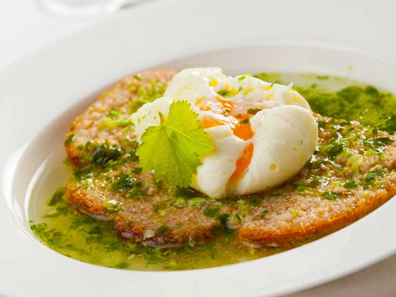 Acorda with poached egg