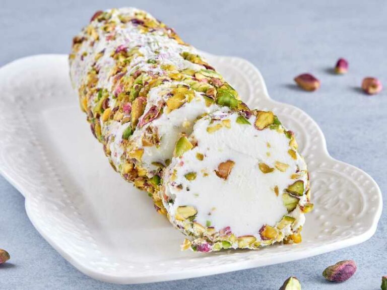 Bouza with pistachios