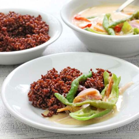 Ema Datshi served with red rice