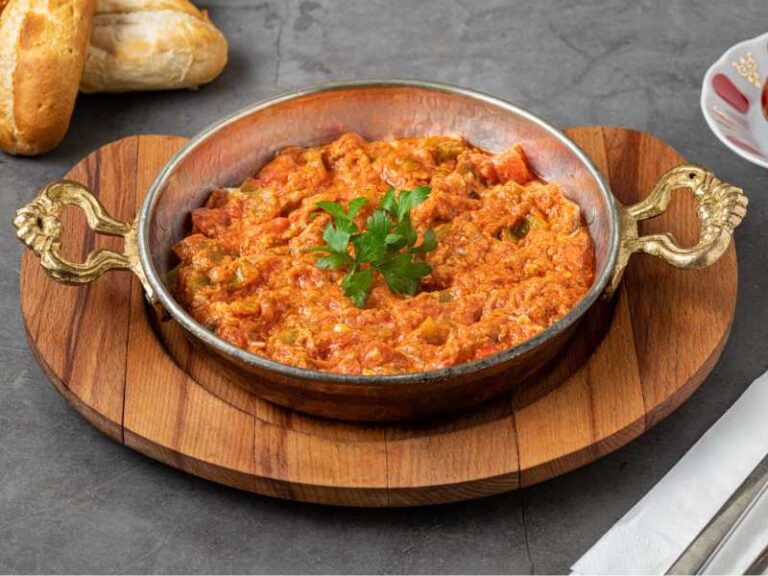 Menemen heavy with tomatoes